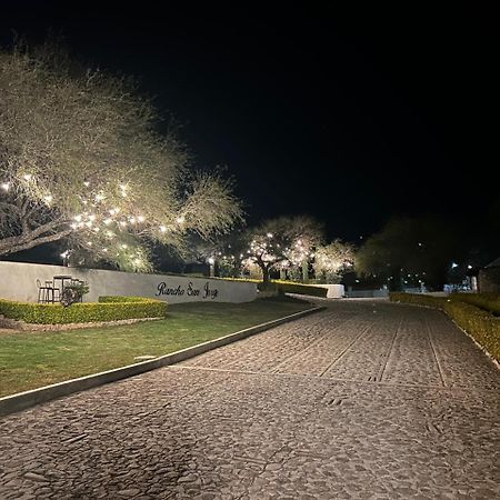 Cabanas, Suites Y Habitaciones Rancho San Jorge Бернал Екстериор снимка