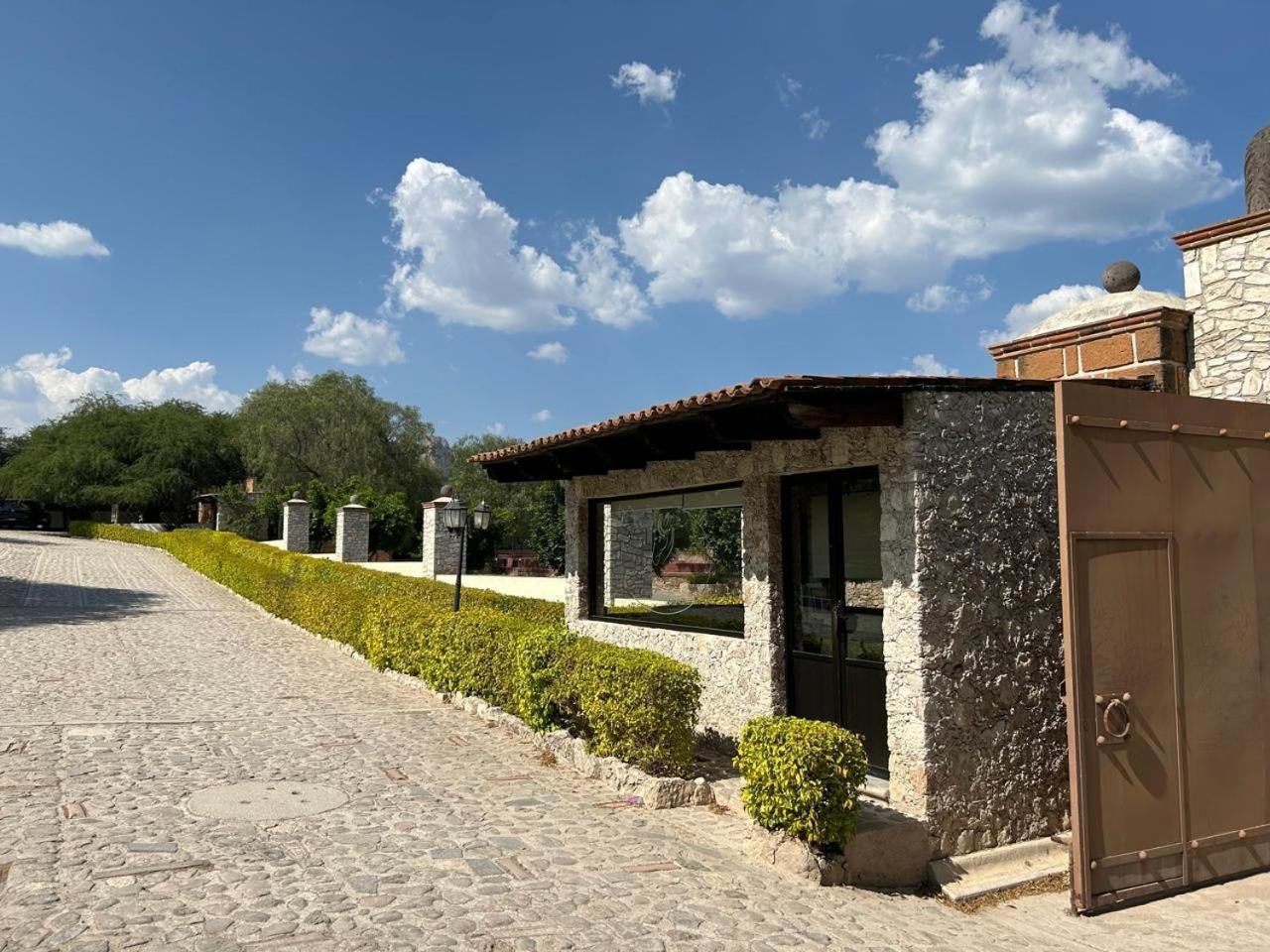 Cabanas, Suites Y Habitaciones Rancho San Jorge Бернал Екстериор снимка